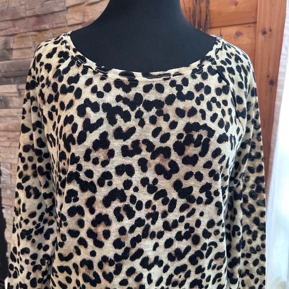 EXPRESS Mob Wife Leopard Animal Print Long Sleeve High Low Baddies Sweater Sz M - Picture 4 of 16